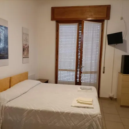 Roma Hotel 2*