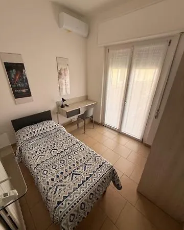 Roma Hotel 2*