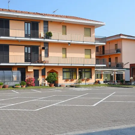 Roma Hotel 2*