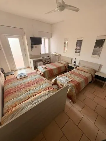 מלון Roma 2*
